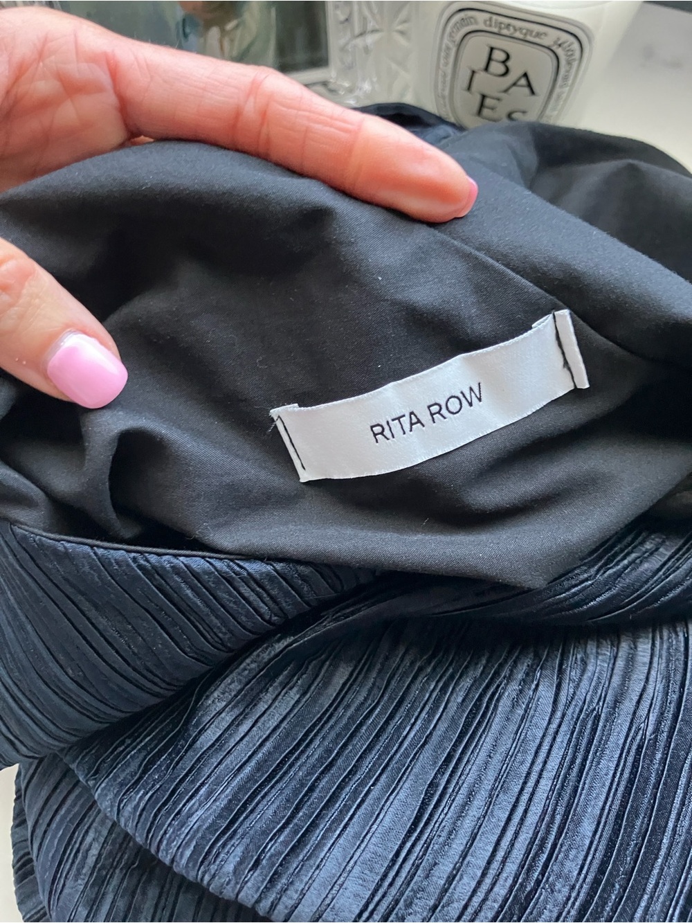 Minimalist Pleated Oversized Shoulder Bag - Picture 3 of 6